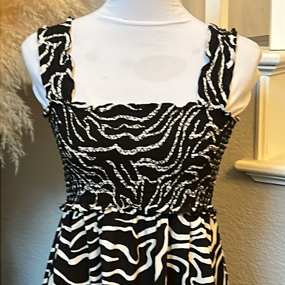 RAILS Rumi Printed Smocked Midi Dress Size Small - Picture 4 of 9